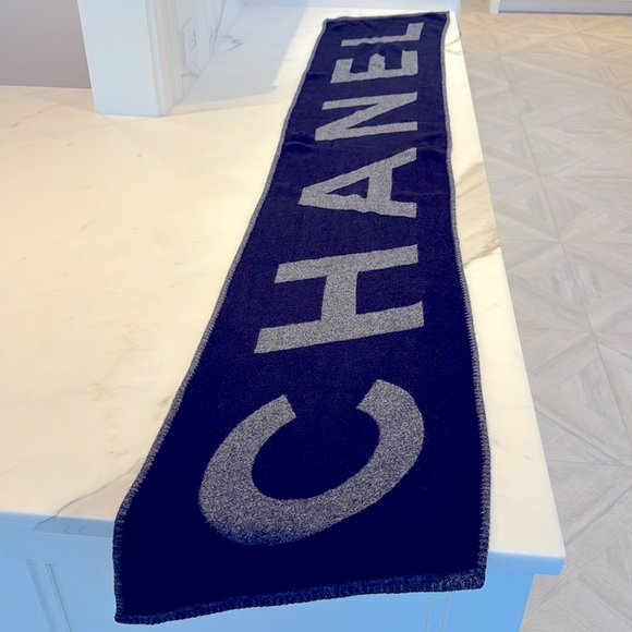 Authentic Chanel Cashmere & Silk Scarf Black & Gray - Picture 1 of 9